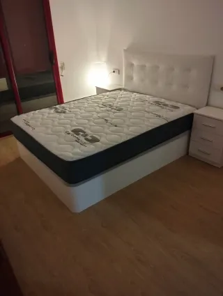 Canapé y Colchón Blanco y Negro