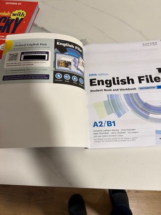 English File 5th Edition A2/B1. Student's Book ...