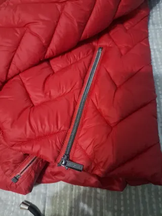 Chaqueta acolchada Paz Torras Roja