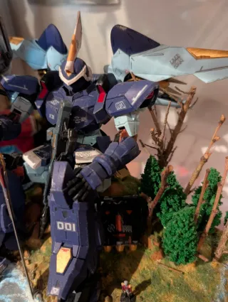 Bandai Gundam MG 1/100 Ginn