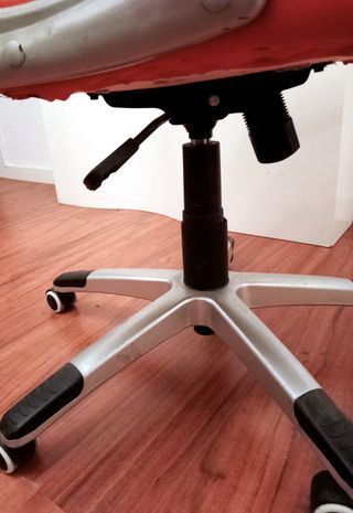 Silla de oficina giratoria ergonómica roja