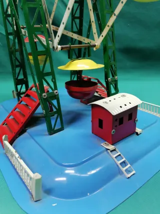 Juguete Hojalata. Noria Antigua pieza rara.