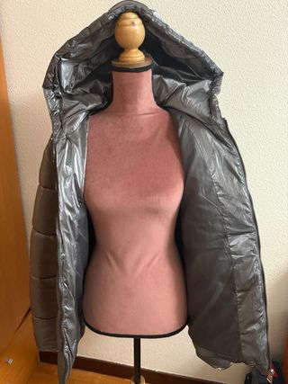 Chaqueta plateada acolchada talla XL