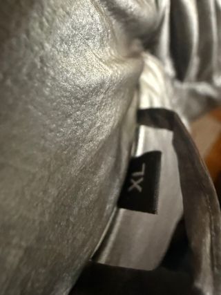 Chaqueta plateada acolchada talla XL