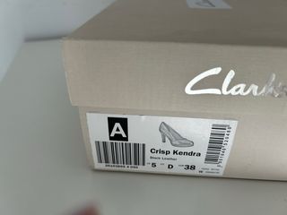 Zapatos de tacón negros Clarks