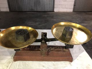 Bilancia antica in ottone