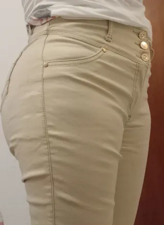 Pantalón Colombiano Beige Nuevo Sin Etiquetas