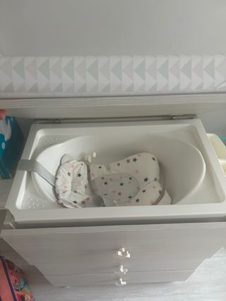 Cambiador bebé con bañera