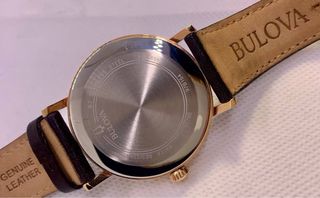 🇺🇸Reloj Bulova Dorado y Negro