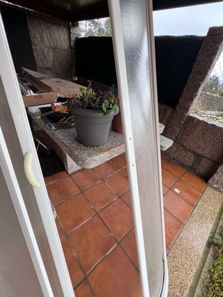 Mampara de ducha curva blanca marca roca 90x90