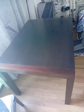 Mesa extensible de madera oscura