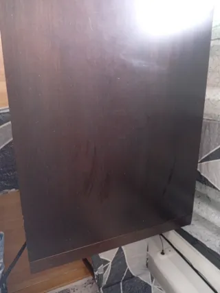 Mesa extensible de madera oscura