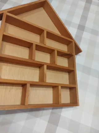 Expositor de madera para miniaturas
