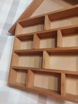 Expositor de madera para miniaturas