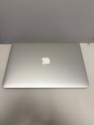 MacBook Air 2017 8GB RAM 256GB SSD i5 Apple