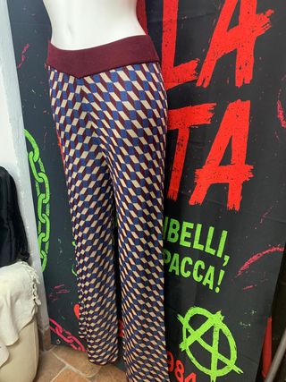 Pantaloni a palazzo fantasia geometrica
