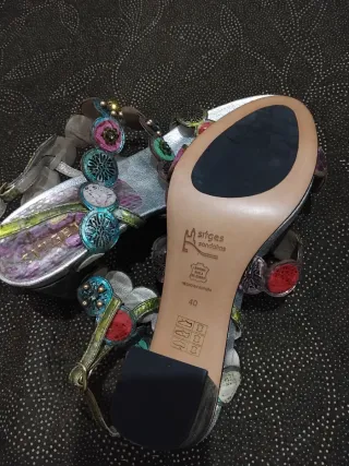 Sandalias mujer multicolor y plateadas