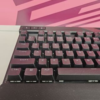 Teclado Alfanumérico Corsair K70 Pro Rgb