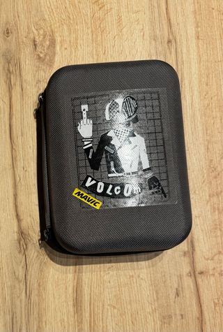 GoPro HERO + Caja y Accesorios