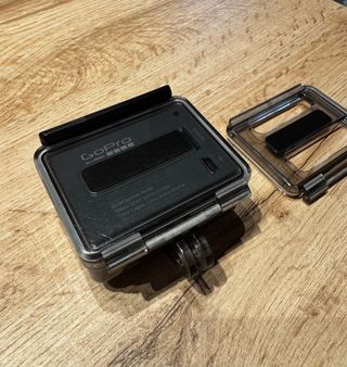 GoPro HERO + Caja y Accesorios