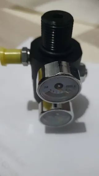 Regulador HPA con válvula pin | 0–3000 PSI | Estac
