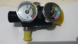 Regulador HPA con válvula pin | 0–3000 PSI | Estac