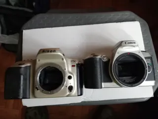 Pacchetto Fotocamere Canon EOS 500N e Nikon F60