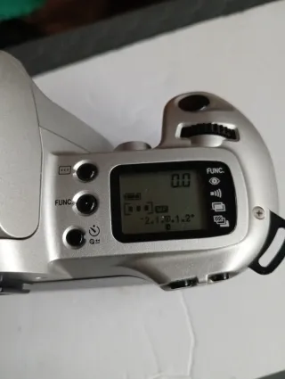 Pacchetto Fotocamere Canon EOS 500N e Nikon F60