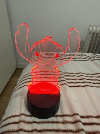 Lámpara LED Stitch esta un poco rayado