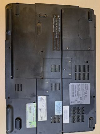 Toshiba Satellite P100 17” Retro