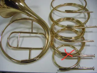 Trompa natural con estuche