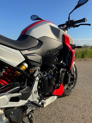 BMW F900R Naked Manual