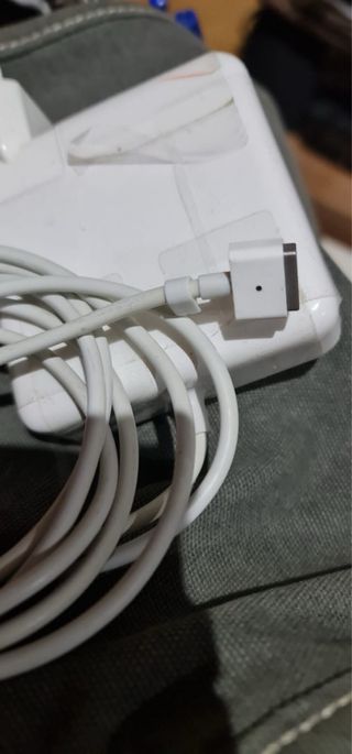 Cargador Apple 85W MagSafe MacBook