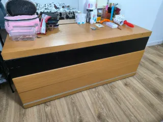 Mesita de noche de madera