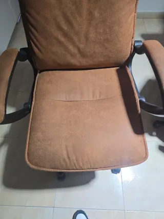 Silla de oficina marrón tela
