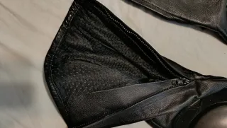 Pantalón de piel para moto