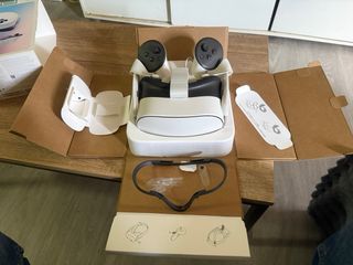 Occhiali VR Meta Quest 3S 128GB con meno di 1 mese