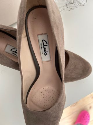 Zapatos de tacón Clarks ante marrón