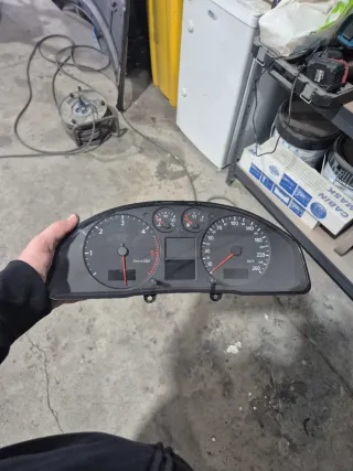 Cuadro instrumentos Audi A4 B5