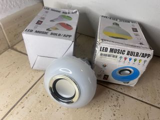 2 Bombillas LED con Altavoz Bluetooth