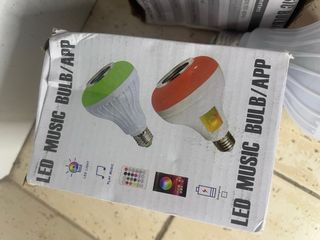 2 Bombillas LED con Altavoz Bluetooth