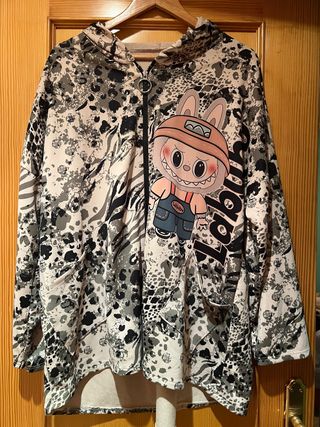 Chaqueta Labubu multicolor