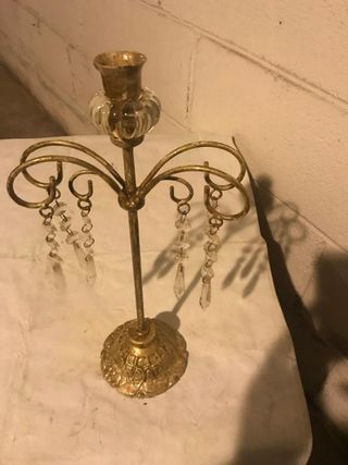 Portacandele dorato con pendenti in cristallo