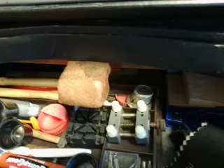 Mesa de joyero de madera