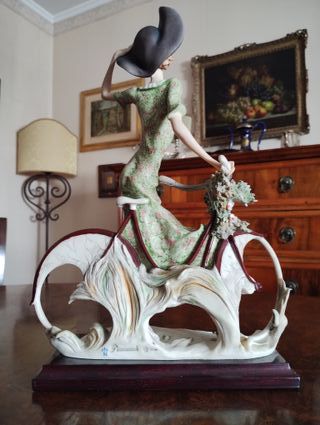 Giuseppe Armani donna in bicicletta 1980