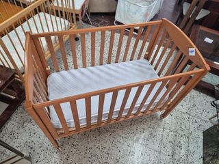 CUNA INFANTIL DE MADERA CON COLCHÓN