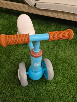 Bici de aprendizaje infantil azul