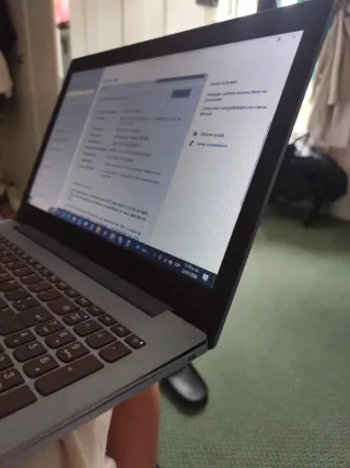 Portátil laptop Lenovo IdeaPad 320 AMD Radeon