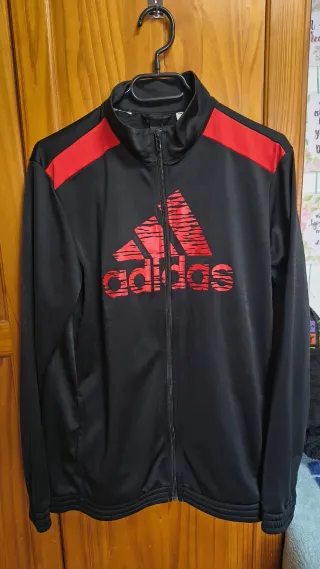 Chaqueta adidas en perfecto estado, talla L