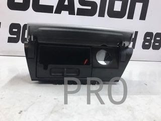 Cenicero Ford Focus nuevo